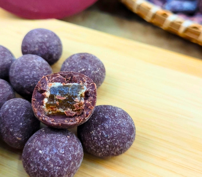 Cupuaçu Dragees Covered in 60% Cocoa Chocolate (75g)